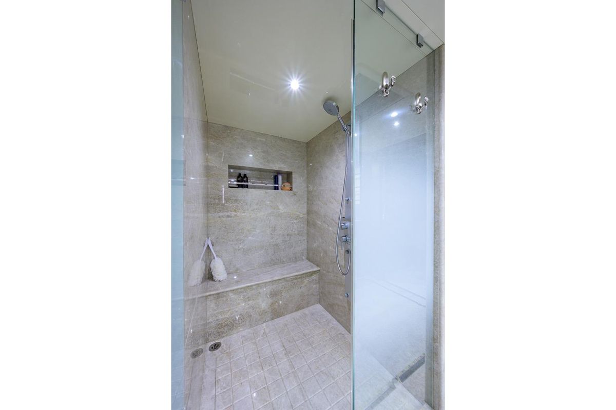 2019 Ocean Alexander 100 