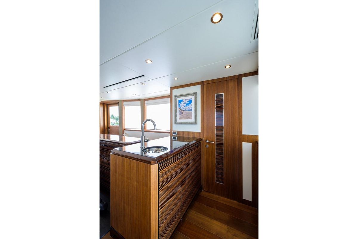 2019 Ocean Alexander 100 