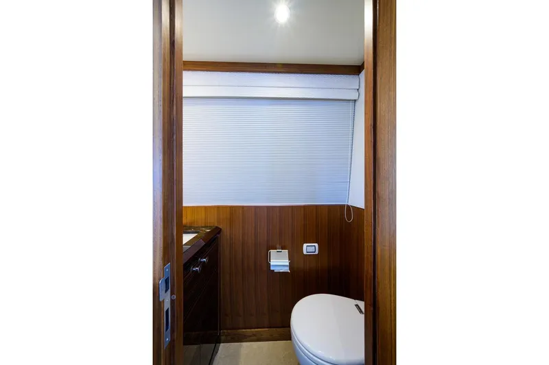 Zephyr Yacht Photos Pics Ocean Alexander 100 ZEPHYR - Exterior - Skylounge Day Head