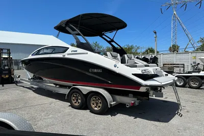 Yamaha Boats 275 SD