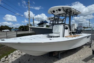 Sea Pro 210 DLX
