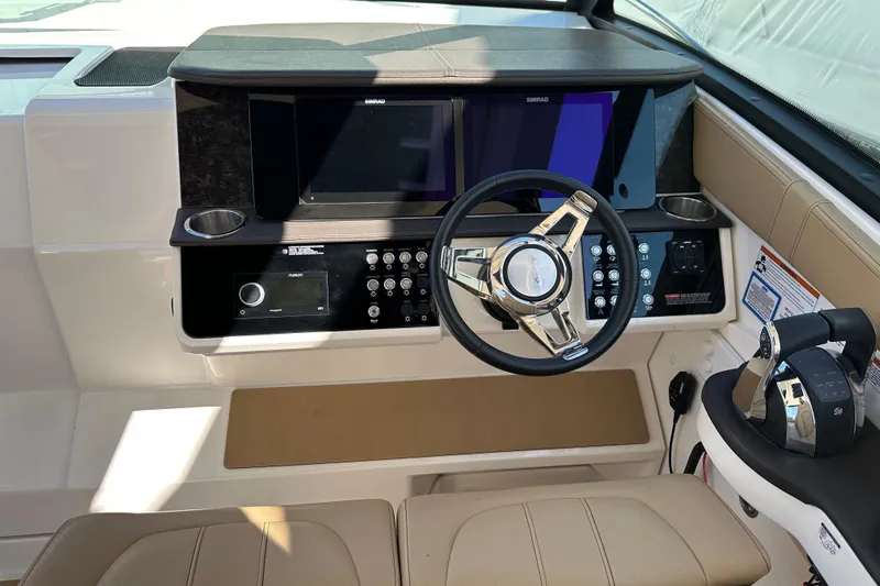  Yacht Photos Pics 2020 Sea Ray Sundancer 320 Outboard helm with modern controls and dual displays.