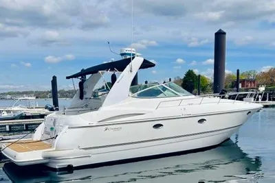 2000 Cruisers Yachts 3772 Express
