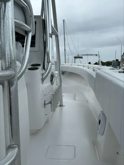 Yacht Photos Pics 2023 Contender 39 ST boat deck with sleek design and modern features.