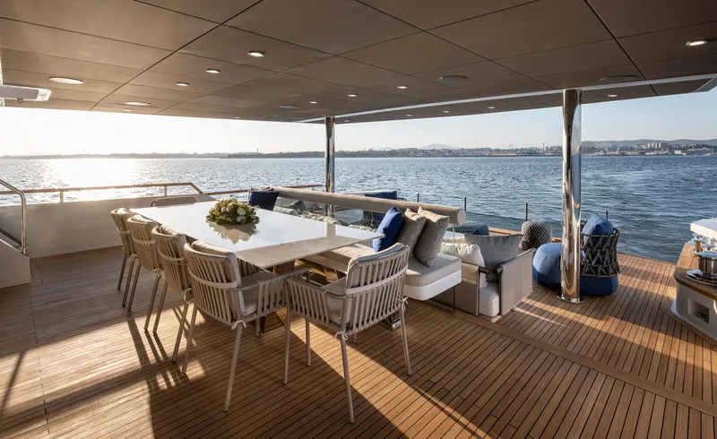 Numarine 40mxp Yacht Photos Pics Luxurious 2026 Numarine 40MXP yacht deck with elegant dining area and ocean view.