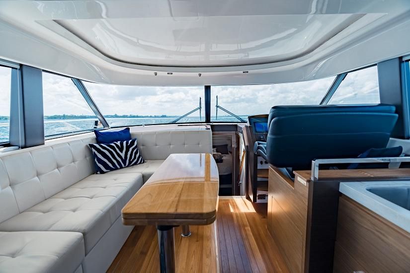 2016 Tiara Yachts 44 Coupe