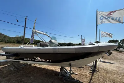 2008 Expression 25