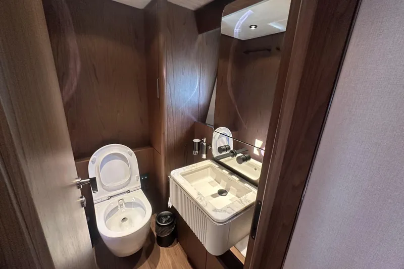 Arkturus Yacht Photos Pics 