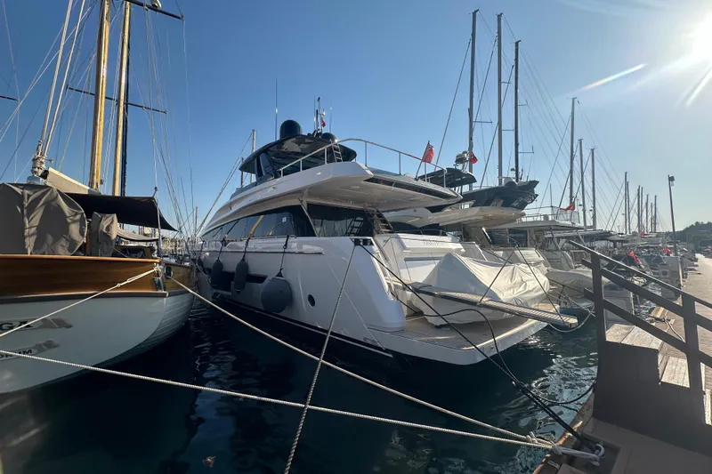 Arkturus Yacht Photos Pics 