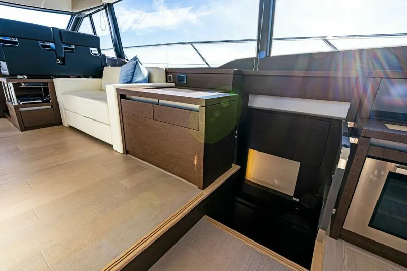 Rt Time Yacht Photos Pics Salon TV