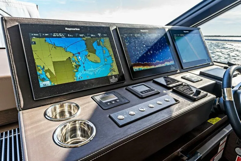 Rt Time Yacht Photos Pics Electronics