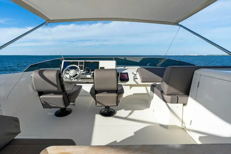 Rt Time Yacht Photos Pics Flybridge