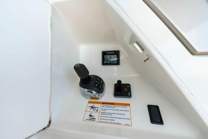 Rt Time Yacht Photos Pics Cockpit