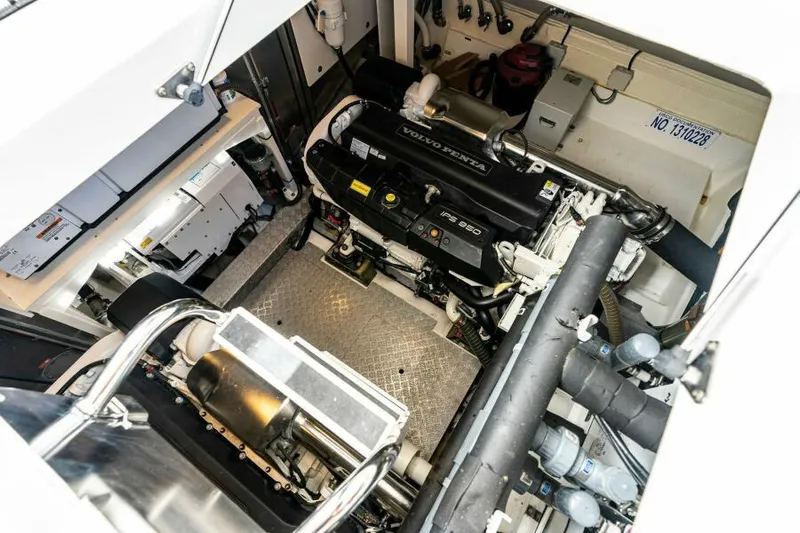 Rt Time Yacht Photos Pics Engine Room