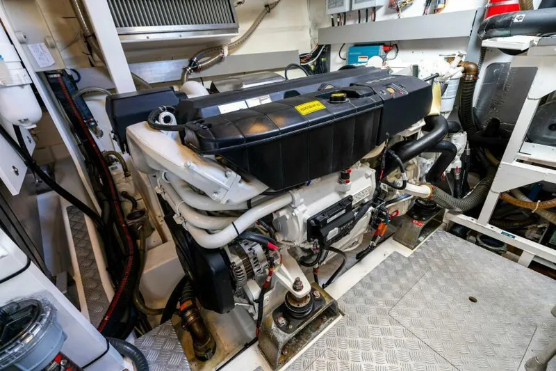 Rt Time Yacht Photos Pics Engine Room