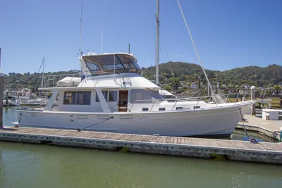 Offshore Yachts Sedan