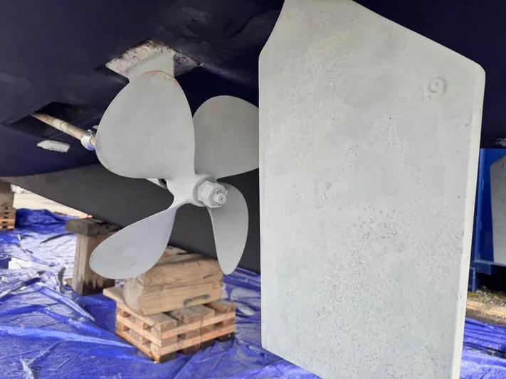 Dulcita Yacht Photos Pics 