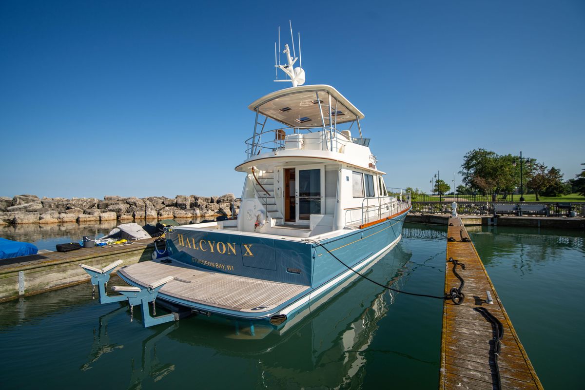 2004 Grand Banks 58 