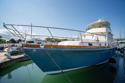 Yacht