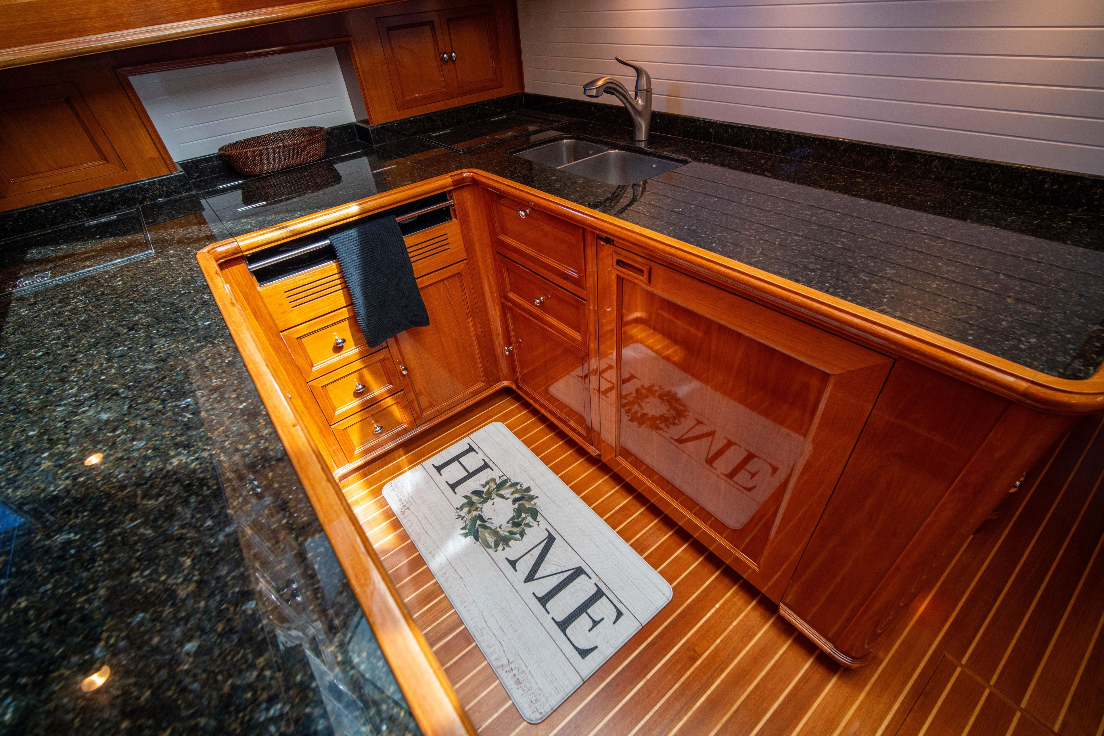 2004 Grand Banks 58 