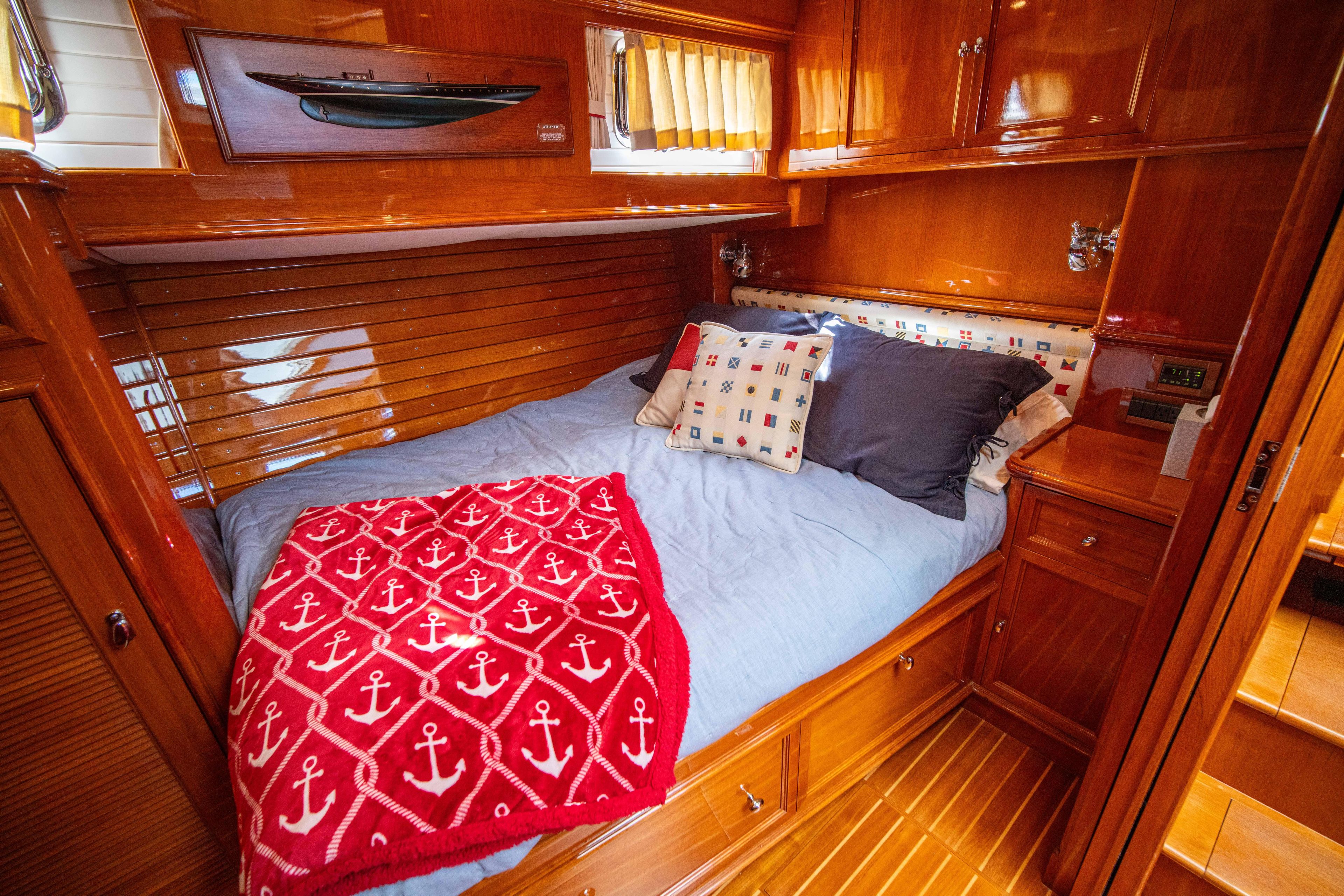 2004 Grand Banks 58 