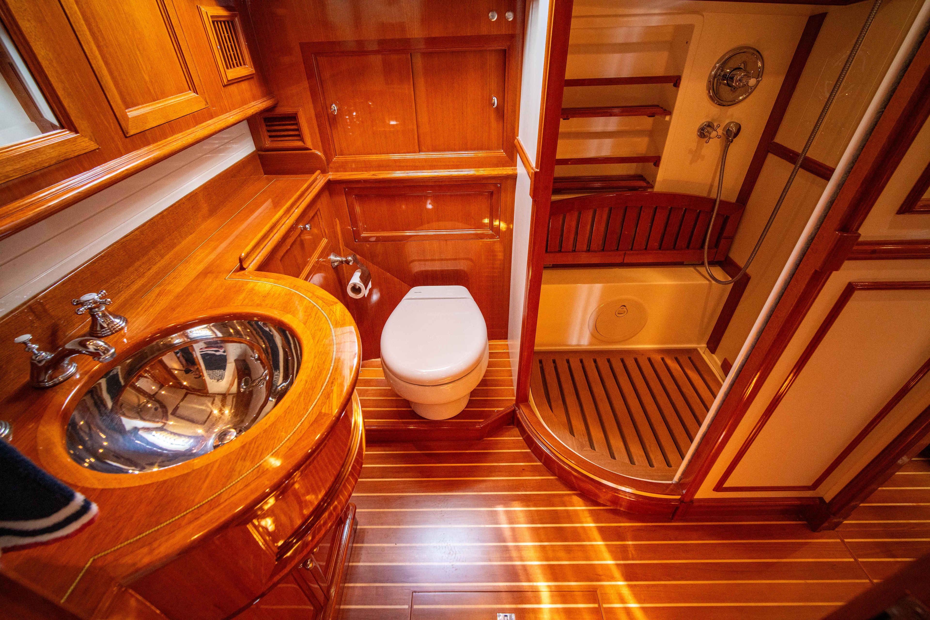 2004 Grand Banks 58 