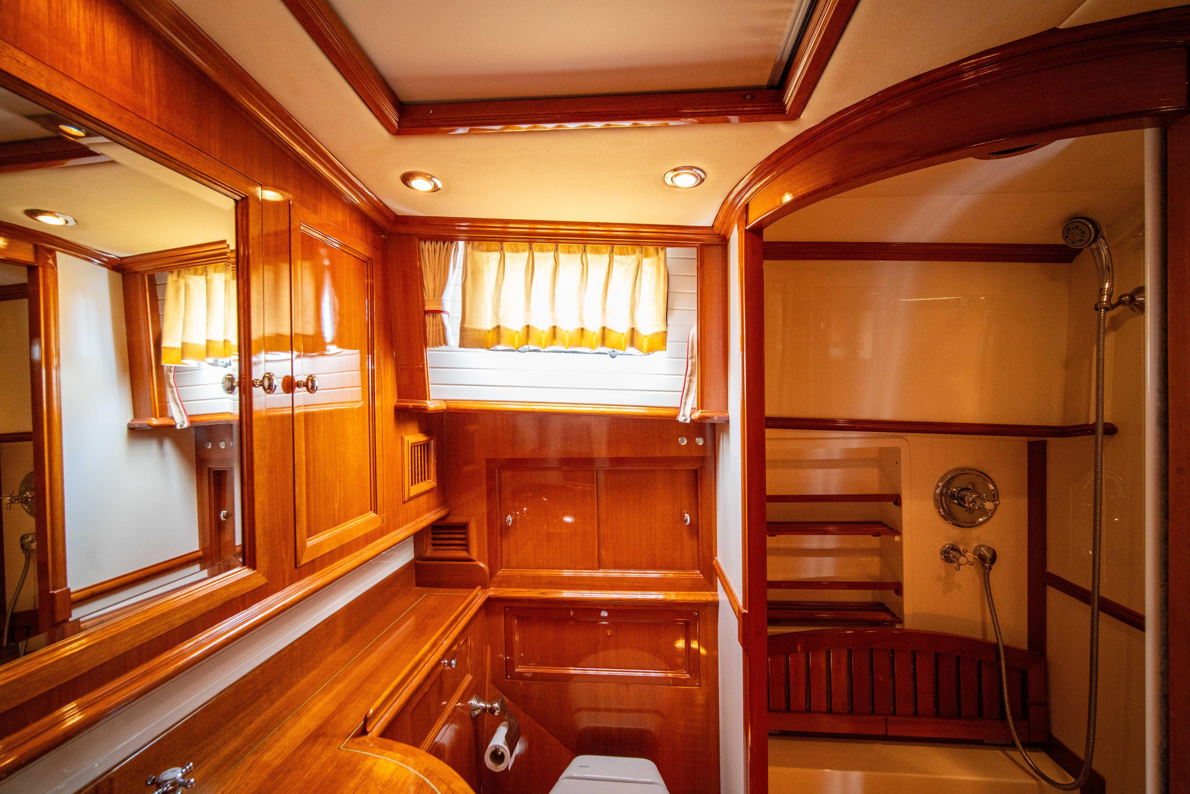 2004 Grand Banks 58 
