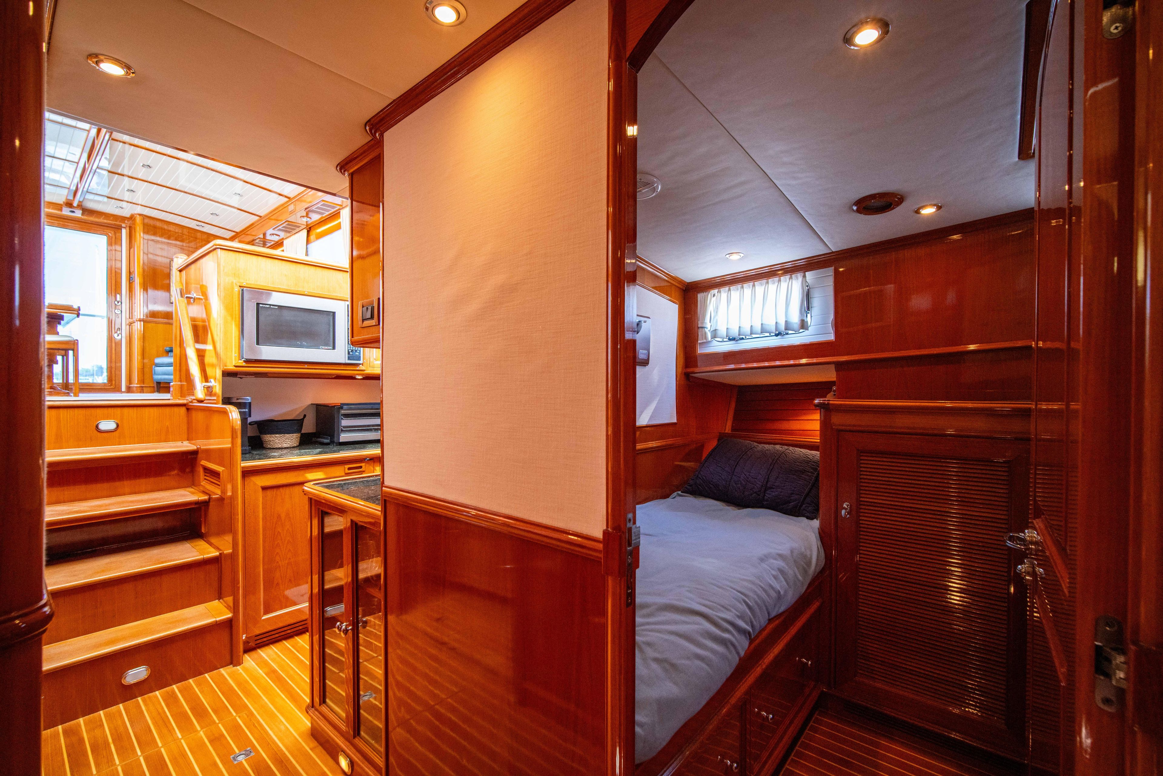 2004 Grand Banks 58 