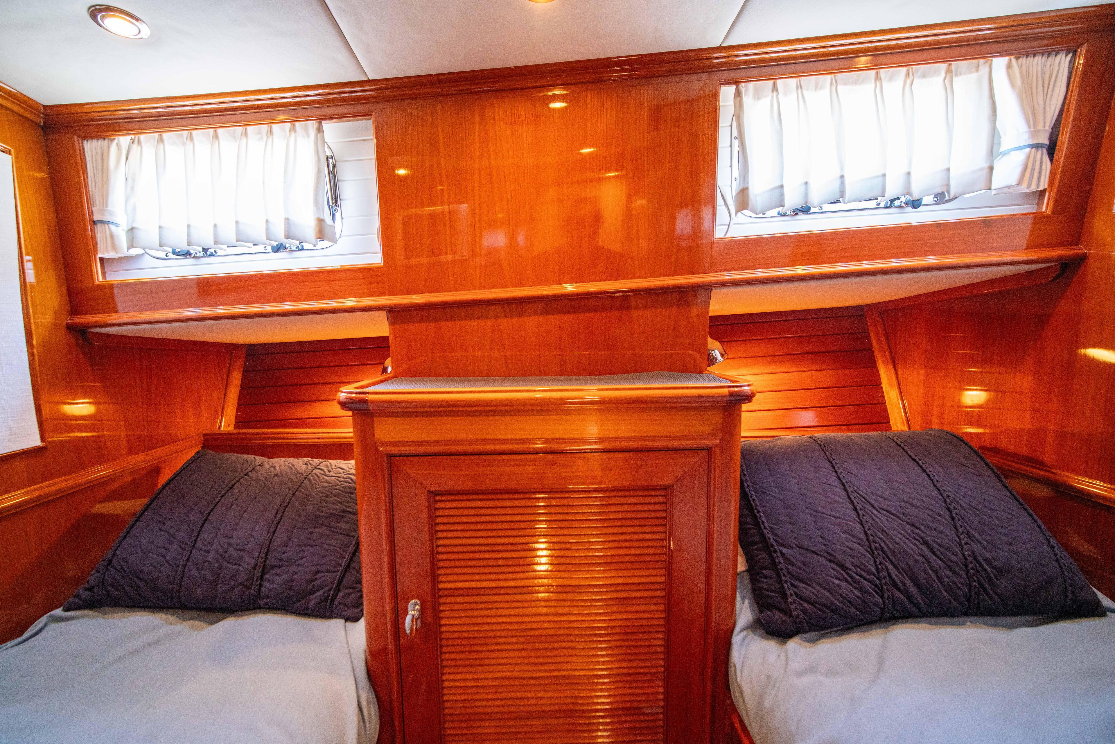 2004 Grand Banks 58 