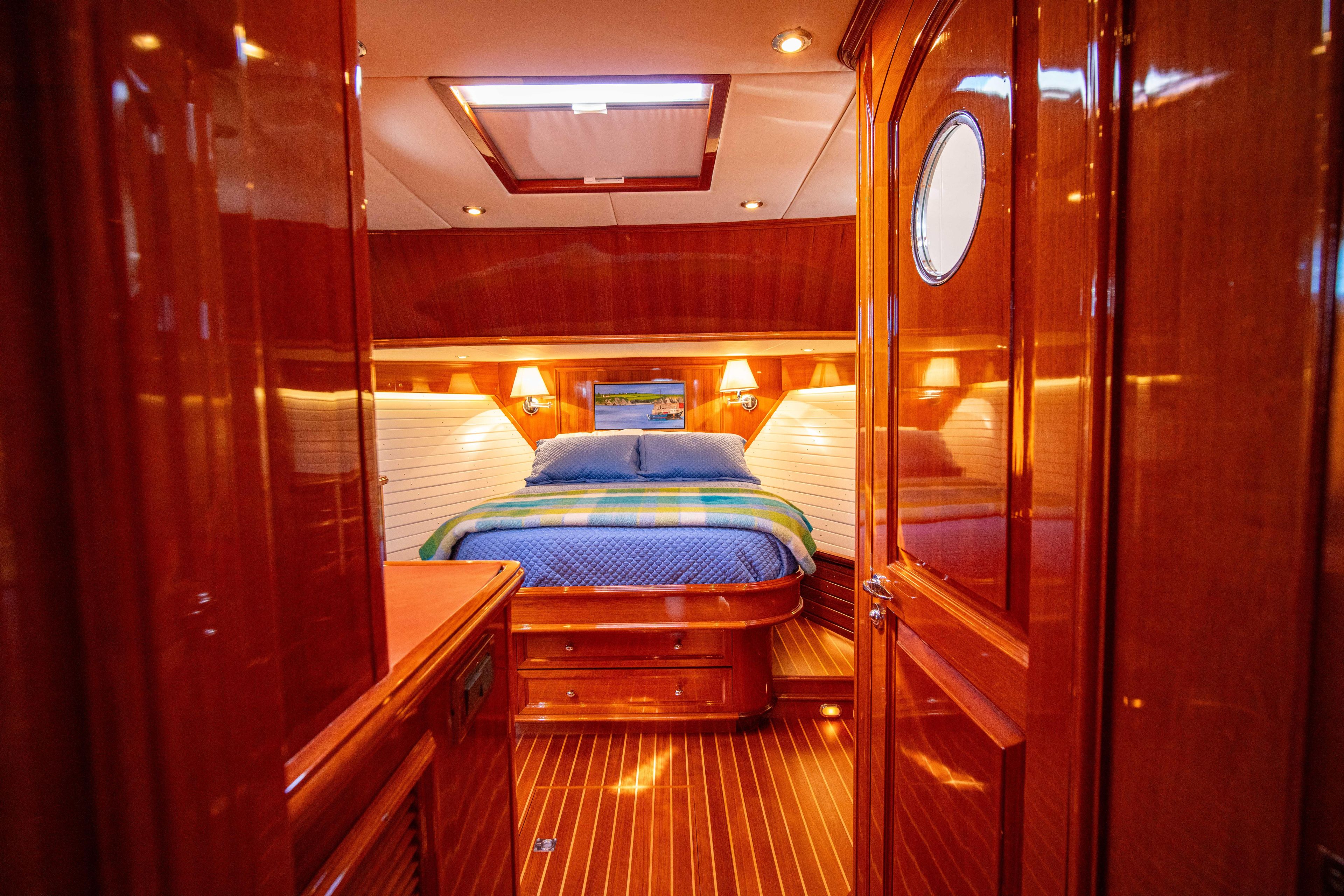 2004 Grand Banks 58 
