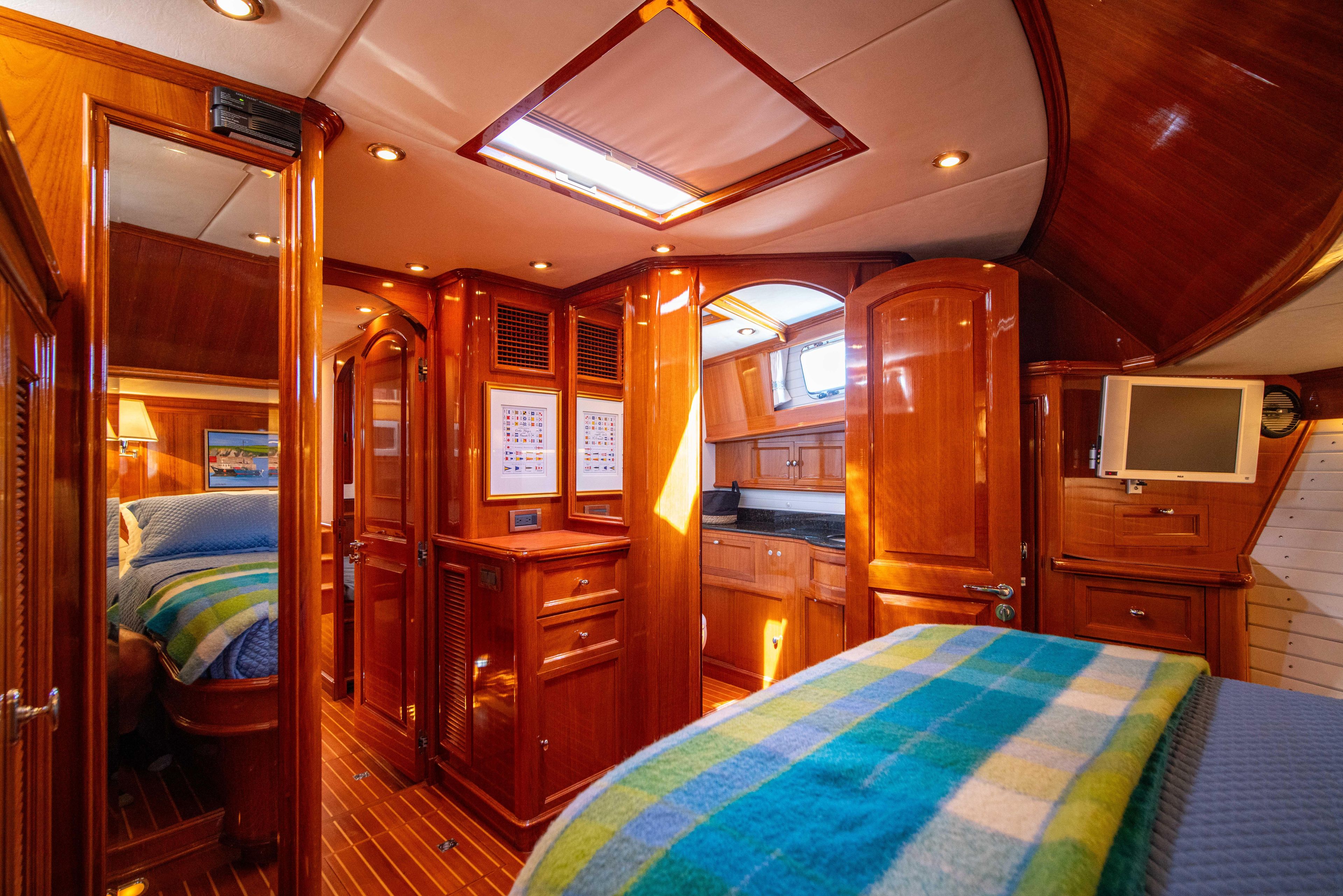 2004 Grand Banks 58 