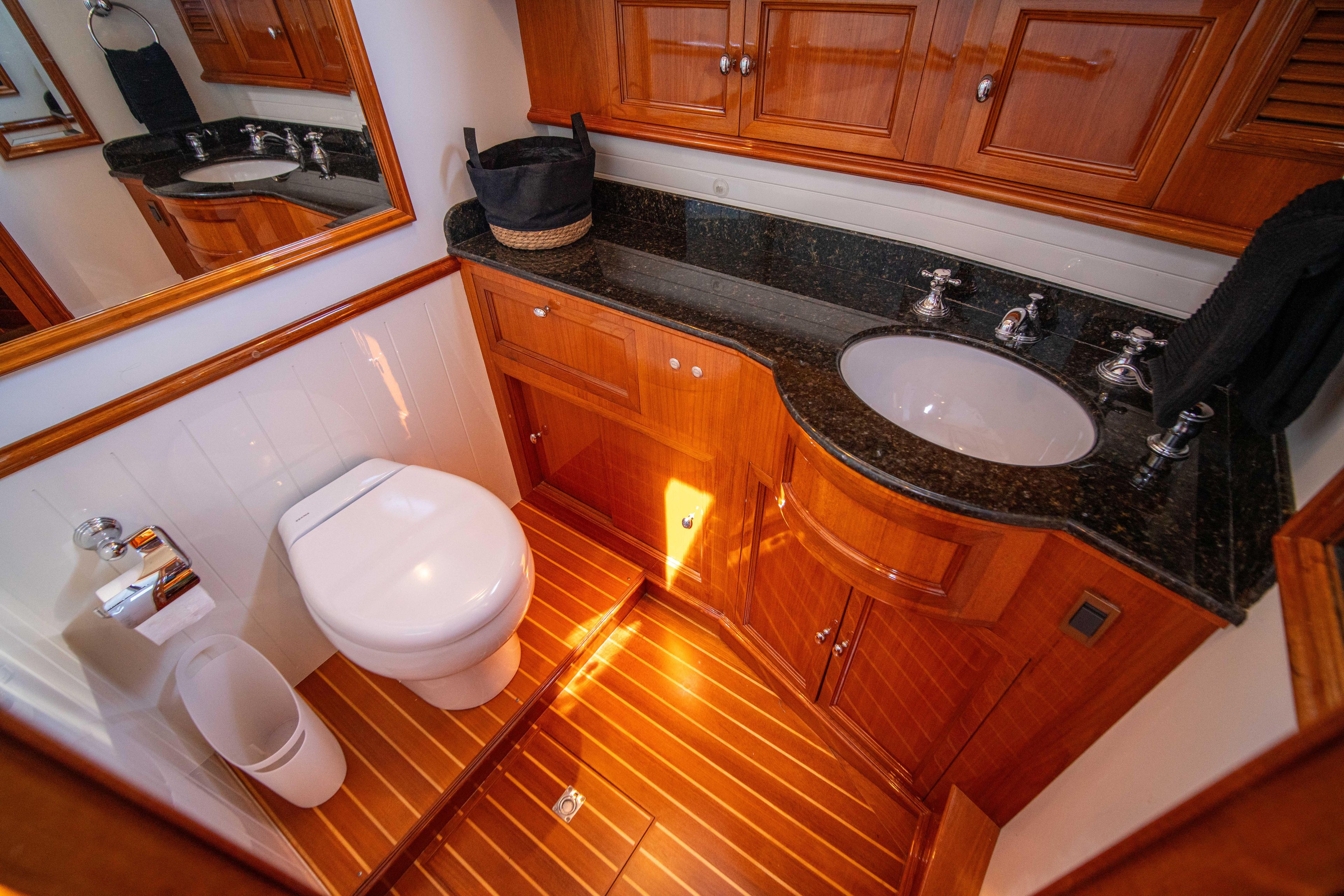 2004 Grand Banks 58 