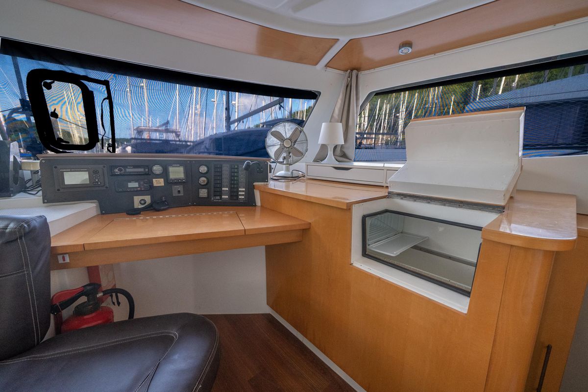2009 Fountaine Pajot 44 