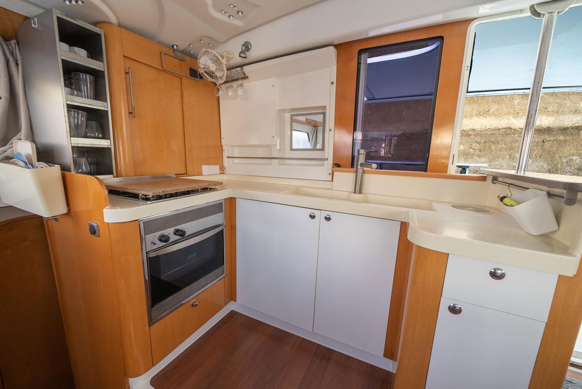 2009 Fountaine Pajot 44 