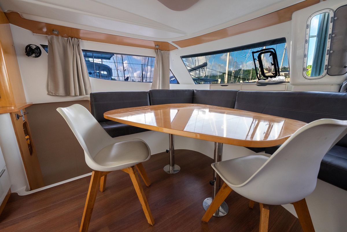 2009 Fountaine Pajot 44 
