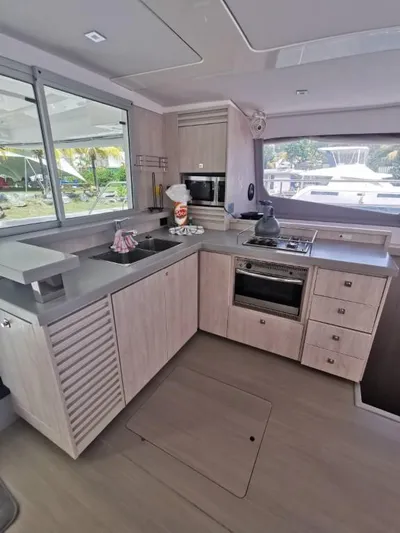 Sea Dancer Yacht Photos Pics 