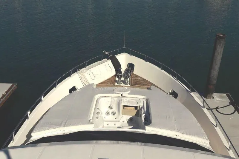 Alegre Yacht Photos Pics Bow view of 2004 Symbol M.S Super 88 Motoryacht with jacuzzi and deck details.