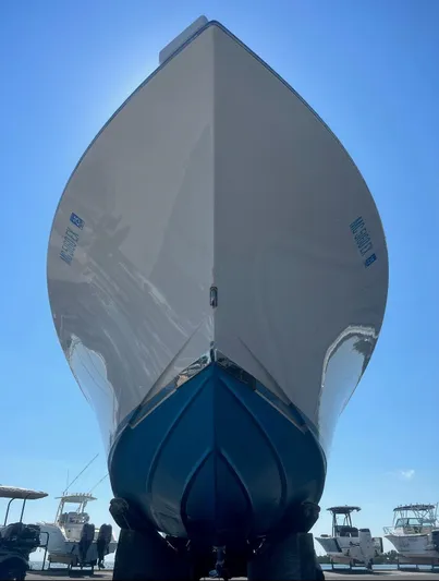 Reel Payoff Yacht Photos Pics Bow View from Underneath