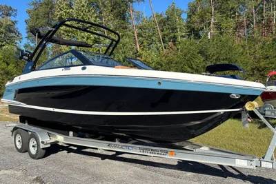 Cobalt R4 Surf