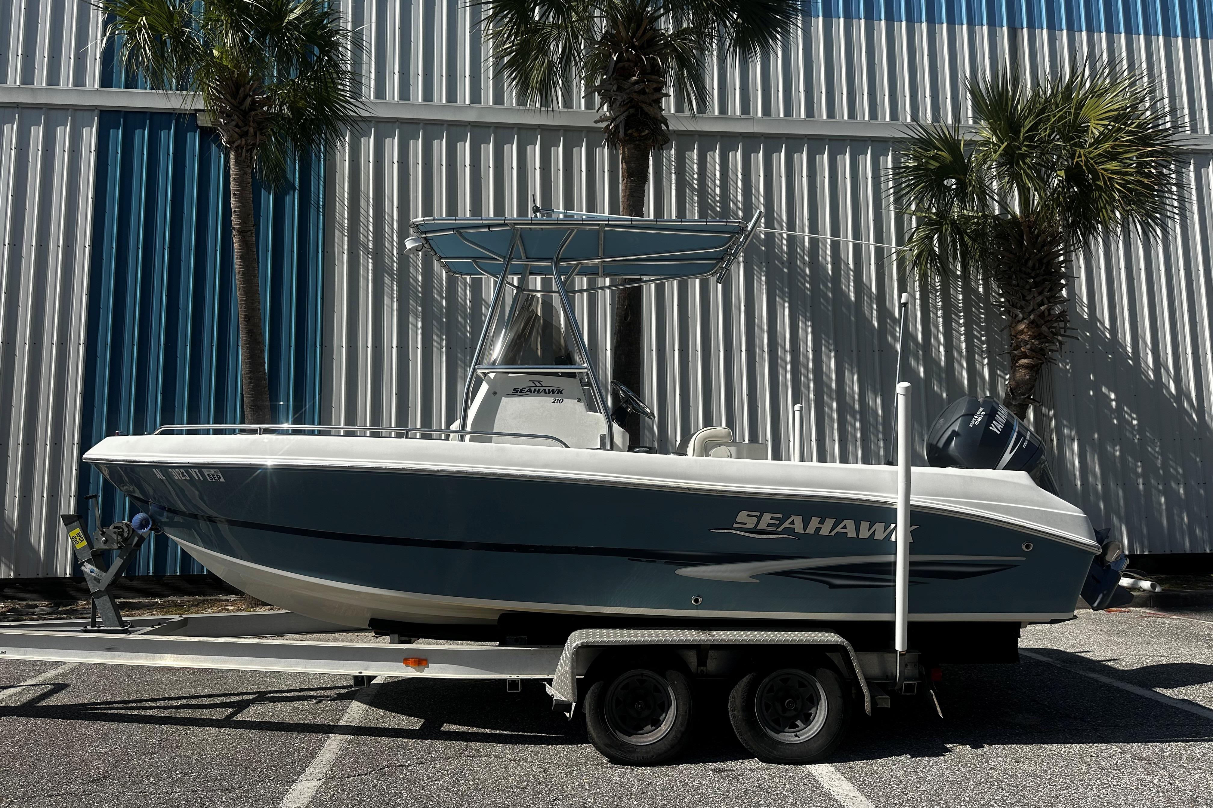 Sea Hawk 210