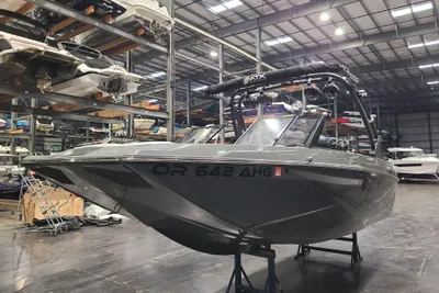 ATX Surf Boats Tige 20