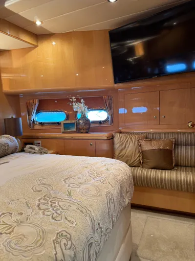 Classified Yacht Photos Pics VIP Stateroom