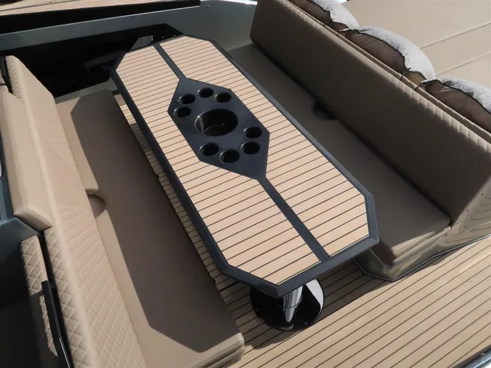  Yacht Photos Pics Say 42 2023  (15)