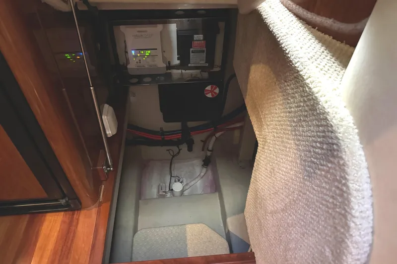 Marlys Kay Yacht Photos Pics 2004 Sea Ray 390 Motor Yacht interior showing electrical panel and wiring.