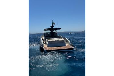 Yacht