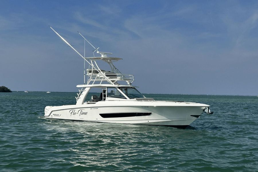 2018 Boston Whaler 420 Outrage
