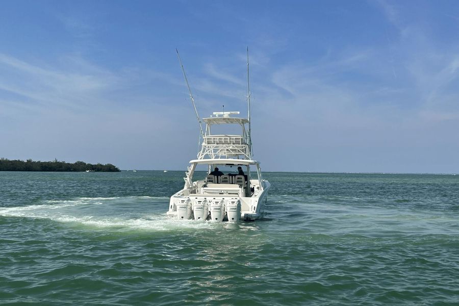 2018 Boston Whaler 420 Outrage