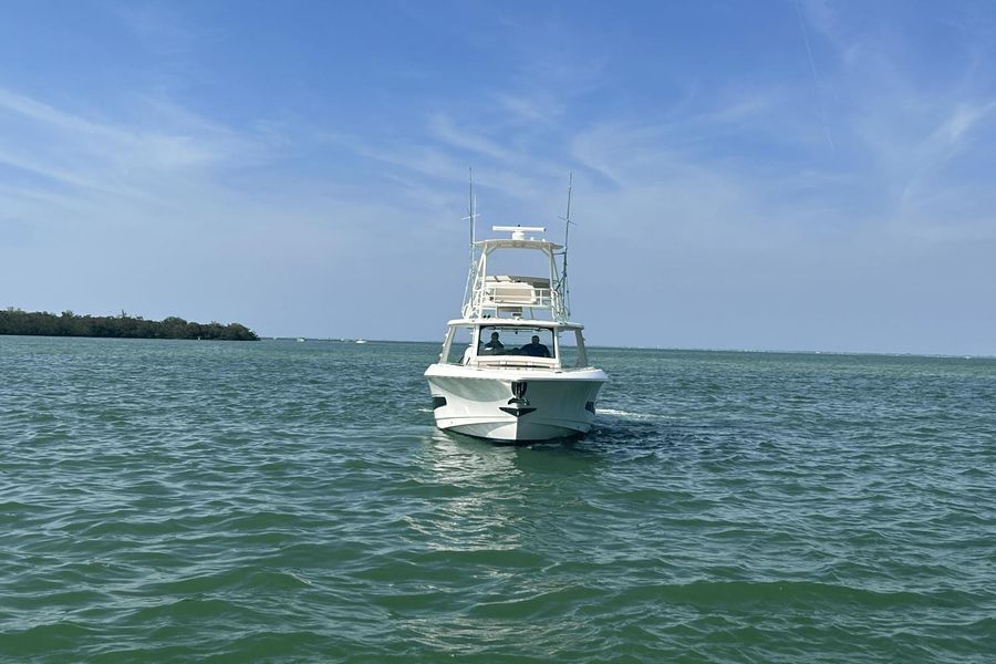2018 Boston Whaler 420 Outrage