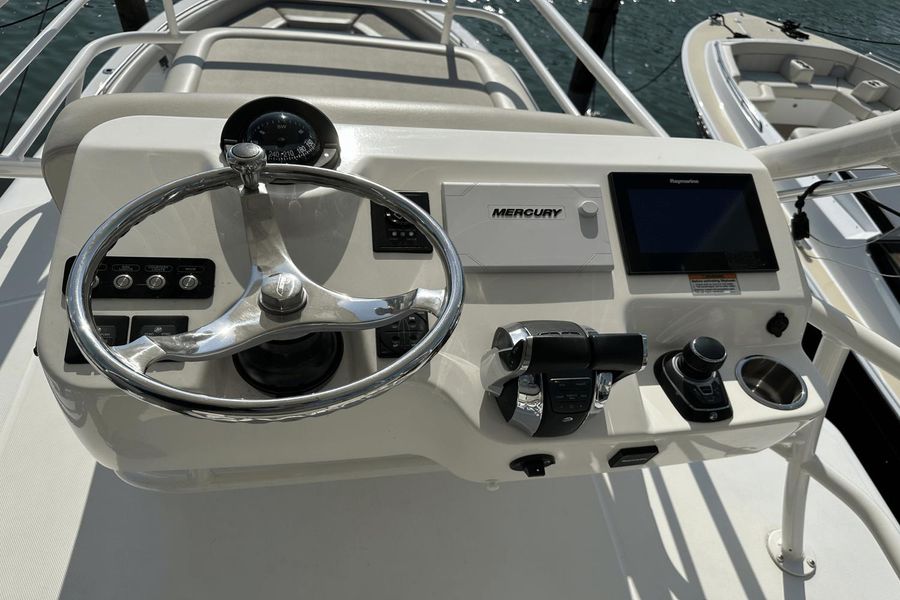 2018 Boston Whaler 420 Outrage