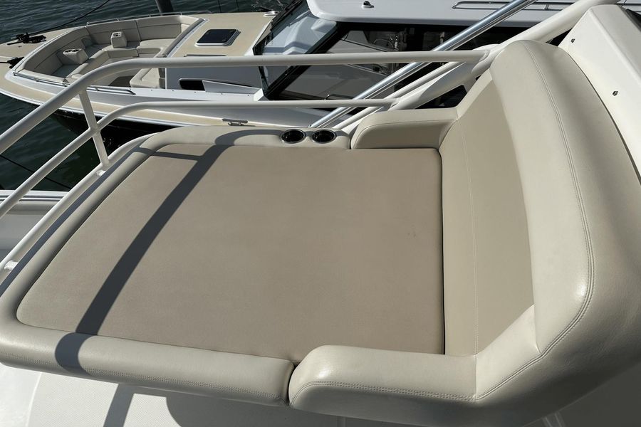 2018 Boston Whaler 420 Outrage